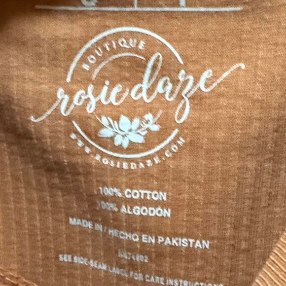 Women's Pink Rosie Daze Sweatshirt Size Small - Picture 2 of 3